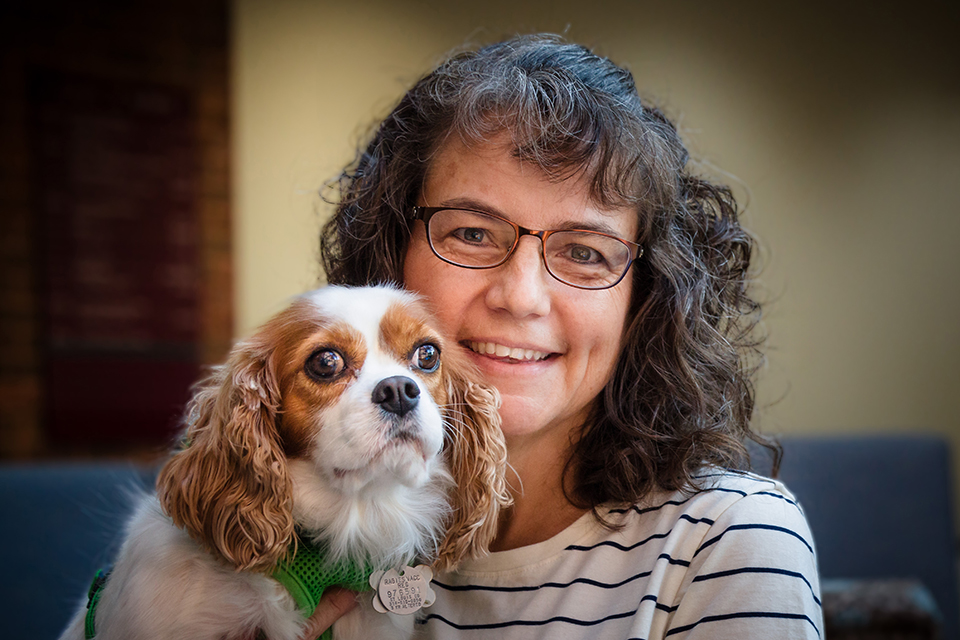 ˻ֱ led by Margaret Bultas, Ph.D., professor at SLU’s Trudy Busch Valentine School of Nursing, has found that integrating a therapy dog into the classroom increases mental health support for nursing students. 