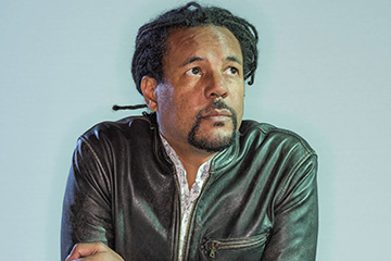 Pulitzer Prize-winning author Colson Whitehead will receive the 2025 St. ˻ֱ Literary Award from Saint ˻ֱ University. 
