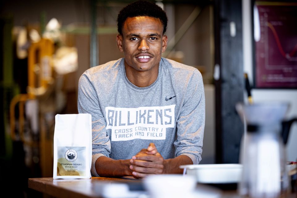 Firaol Ahmed, a Saint ˻ֱ University junior and a Billiken track and field athlete was named a St. ˻ֱ Inno Under 25 for 2023. Ahmed founded Moii Coffee last winter. 