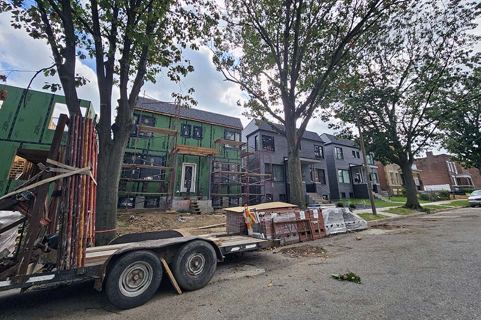 Construction is underway on Vista Avenue in St. ˻ֱ. 