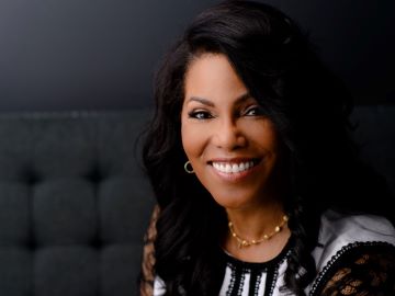 Ilyasah Shabazz, daughter of Malcolm X and Betty Shabazz, will give the keynote address at the 12th annual Martin Luther King Jr. Memorial Tribute, hosted by Saint ˻ֱ University and the Urban League of Metropolitan St. ˻ֱ, on Thursday, Jan. 18, 2024. The MLK memorial tribute will be held this year after the start of the spring term. Students are encouraged to attend.